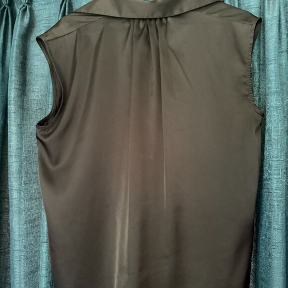 Banana Republic Navy Sleeveless Button Up Top Size M - Picture 2 of 5